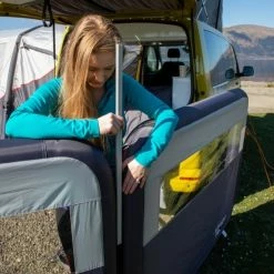 Vango Airbeam Modular Camping Windbreak -Camping Online Shop airbeam modular windbreak 15733.1638808226