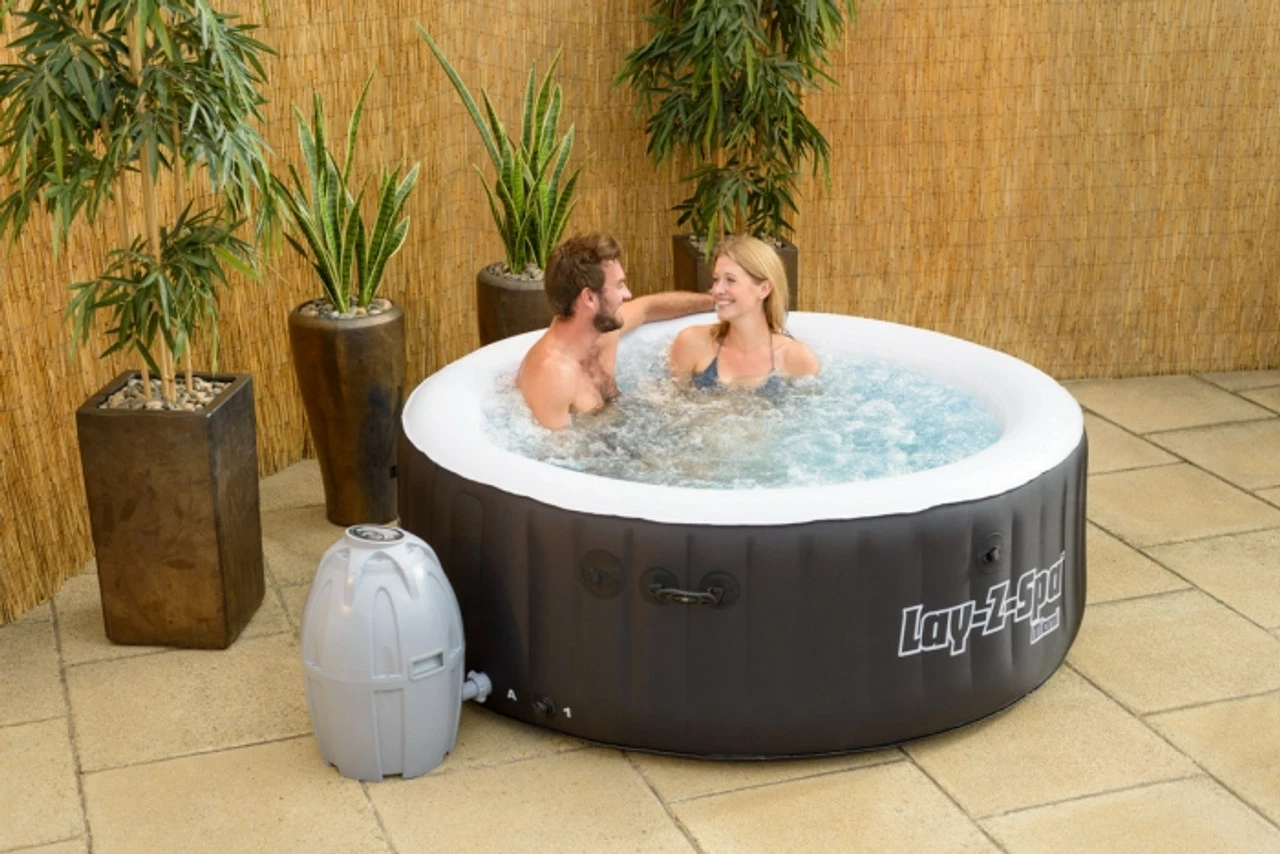 Bestway Lay-Z-Spa Miami Inflatable Jacuzzi Style Portable Hot Tub 3 Bestway Lay-Z-Spa Miami Inflatable Jacuzzi Style Portable Hot Tub - Image 3