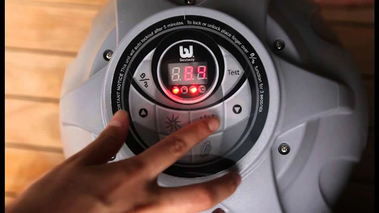 Bestway Lay-Z-Spa Miami Inflatable Jacuzzi Style Portable Hot Tub 4 Bestway Lay-Z-Spa Miami Inflatable Jacuzzi Style Portable Hot Tub - Image 4