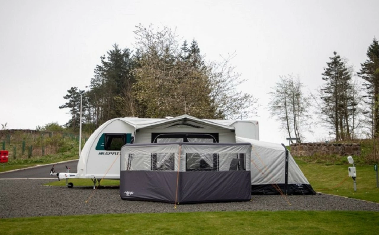 Vango AirBeam Elements Proshield Camping Windbreak 2 Vango AirBeam Elements Proshield Camping Windbreak - Image 2